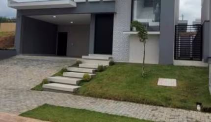 Casa de Condomínio para venda em Bella Vittà de 230.00m² com 3 Quartos, 1 Suite e 3 Garagens