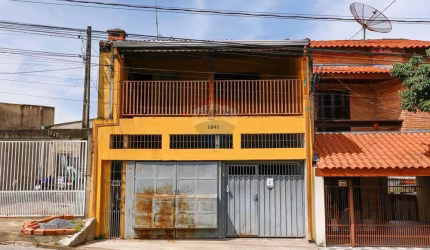 Sobrado para venda em Jardim São Guilherme de 287.38m² com 4 Quartos, 1 Suite e 2 Garagens