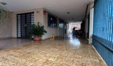 Casa para venda em Centro de 203.00m² com 3 Quartos, 1 Suite e 2 Garagens