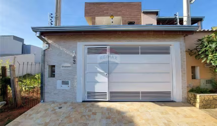 Sobrado para venda em Vila Real de 166.00m² com 3 Quartos, 1 Suite e 1 Garagem