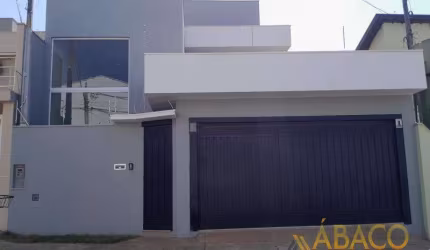 Sobrado para alugar em Planalto Paraíso de 216.00m² com 3 Quartos, 1 Suite e 4 Garagens