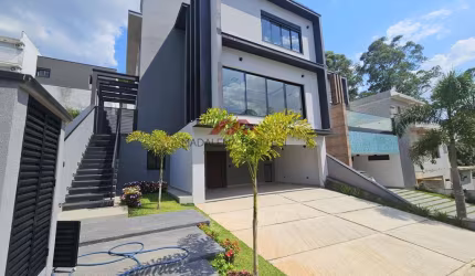 Casa de Condomínio para venda em Mogi Moderno de 240.00m² com 3 Quartos, 3 Suites e 4 Garagens