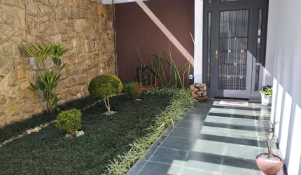 Casa para venda em Vila Oliveira de 217.00m² com 4 Quartos, 2 Suites e 4 Garagens