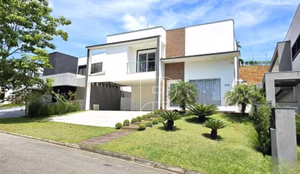 Casa de Condomínio para venda e aluguel em Granja Viana – Km 26 de 450.00m² com 3 Quartos, 3 Suites e 4 Garagens