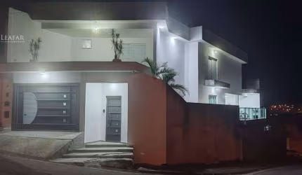 Sobrado para venda em Cezar De Souza de 200.00m² com 3 Quartos, 1 Suite e 2 Garagens