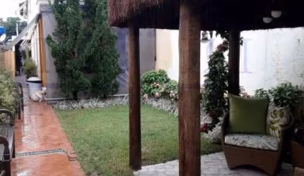 Sobrado para venda em Km 18 de 250.00m² com 3 Quartos, 2 Suites e 4 Garagens