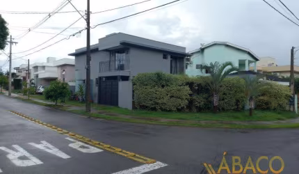 Sobrado para alugar em Jardim Jockey Clube de 200.00m² com 4 Quartos, 1 Suite e 2 Garagens