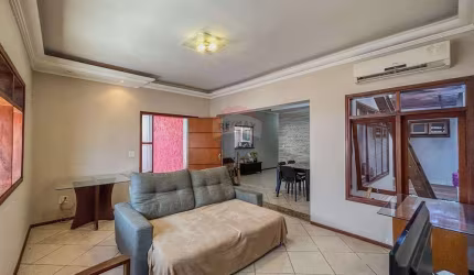 Casa para venda em Jardim 31 De Março de 172.65m² com 3 Quartos, 2 Suites e 2 Garagens