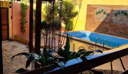 Casa para venda em Jardim Ypê de 204.00m² com 3 Quartos, 1 Suite e 2 Garagens