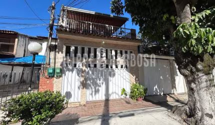 Casa para venda em Irajá de 90.00m² com 3 Quartos, 1 Suite e 2 Garagens