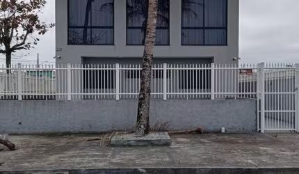Casa para venda em Matinhos de 260.00m² com 6 Quartos, 3 Suites e 4 Garagens