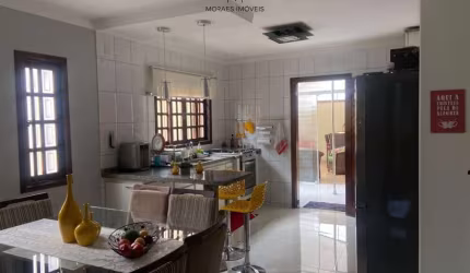 Sobrado para venda em Bela Vista de 125.00m² com 3 Quartos, 1 Suite e 2 Garagens
