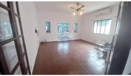 Casa para venda em Cocotá de 260.00m² com 3 Quartos e 3 Garagens