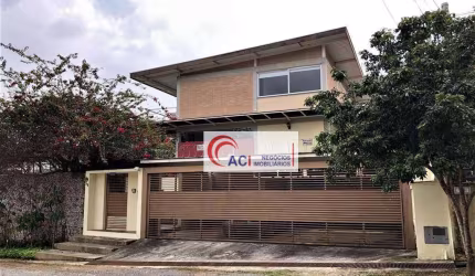 Casa de Condomínio para venda em Vila Santo Antônio de 344.00m² com 3 Quartos, 1 Suite e 3 Garagens