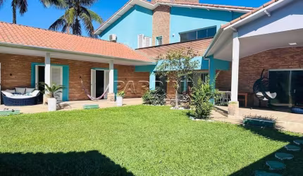 Casa para venda em Praia Do Lázaro de 420.00m² com 5 Quartos, 4 Suites e 3 Garagens