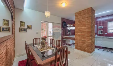 Casa para venda em Saúde de 174.96m² com 3 Quartos, 1 Suite e 2 Garagens