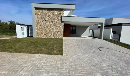 Casa para venda em Alphaville 3 de 230.00m² com 3 Quartos, 3 Suites e 4 Garagens