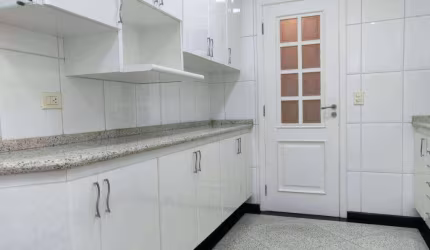 Sobrado para venda em Vila Mussolini de 395.00m² com 4 Quartos, 4 Suites e 12 Garagens