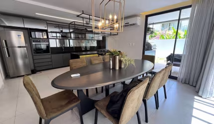 Vendo casa em condomínio fechado, 1° andar, 177 m², 3 ou 4 suítes, lazer completo, R$ 1.750.000,00.