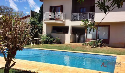 Casa com 3 SUÍTES à venda de 810 m² na Vila Santista em Atibaia/SP - CA2705