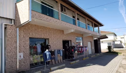 Sobrado à venda com duas salas comerciais na parte inferior, ja alugadas, Bairro Ulysses Guimarães,