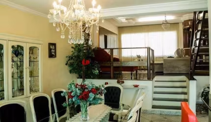 Sobrado à venda 3 Quartos, 1 Suite, 4 Vagas, 292M², Santa Maria, São Caetano do Sul - SP
