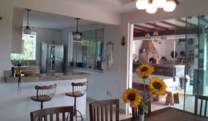 Casa em Condomínio no Gran Royalle de 04 Quartos - Brumadinho
