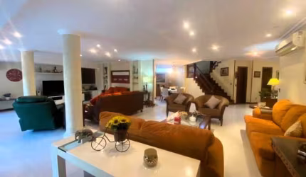 Ótima casa no Condomínio Bosque dos Esquilos, com 4 quartos (2 suítes) com 693 m² , Anil.