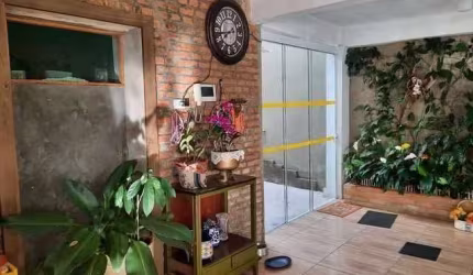 Casa sobrado 4  dormit. (2 suítes) e 3 vagas de garagem na Vila Carvalho