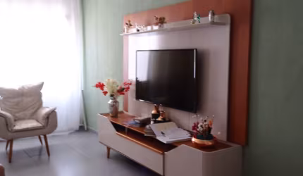 Ampla casa térrea com 5 vagas de garagem