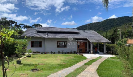 Casa com 3 dormitórios à venda, 122 m² por R$ 890.000,00 - Vargem Grande - Teresópolis/RJ