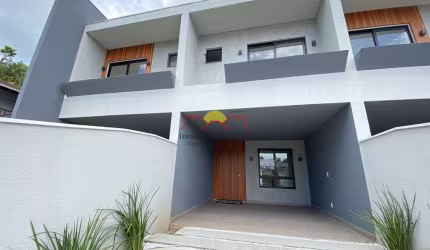 Sobrado Geminado Alto Padrão com 03 Quartos