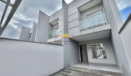Sobrado Geminado com 03 Quartos no Floresta