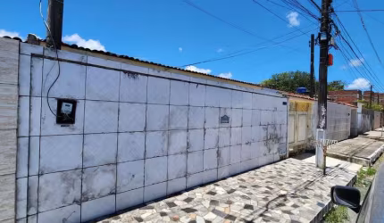 Casa com 3 dormitórios + DCE no Salvador Lyra (Tabuleiro dos Martins) - 200m²