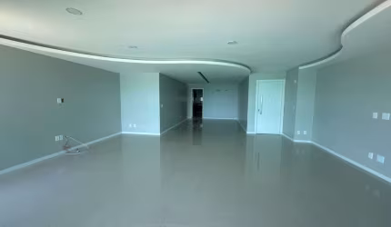 Apartamento de Alto Padrão Disponível para Locação no Bairro de Guaxuma com 4 suítes - 239m²