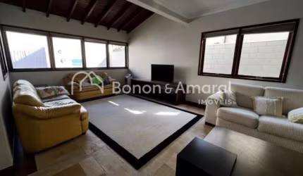 Sobrado no Residencial  D. Almerinda, com 4 quartos á venda - Jardim das Paineiras, Campinas