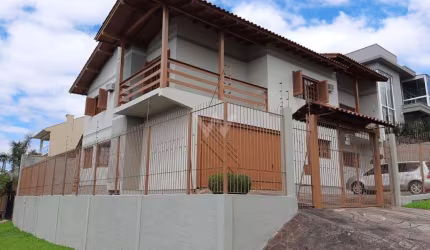 Casa com 4 quartos à venda no Canudos, Novo Hamburgo  por R$ 890.000