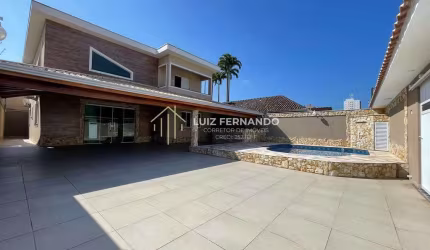 Sobrado com 5 quartos, Flórida, Praia Grande - R$ 1.48 mi, Cod: 24