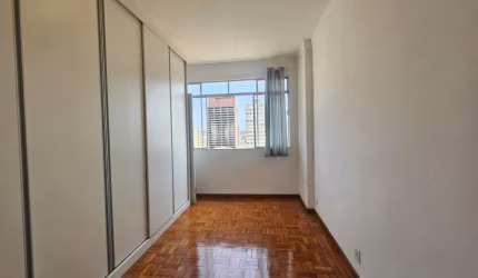 Apartamento no Centro de Bauru à Venda – 75m², Reformado, Vista Privilegiada e Preço Imbatível!