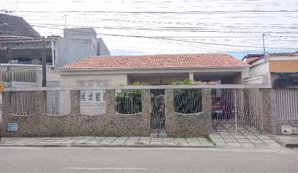 Vende-se Excelente Casa 7 quartos na Parquelândia!!!