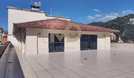 Cobertura para Venda em Teresópolis, Artistas, 3 dormitórios, 3 suítes, 4 banheiros, 2 vagas