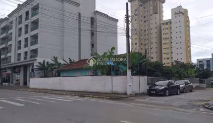 Terreno à venda na Avenida Nereu Ramos, 32, Centro, Balneário Piçarras, 550 m2 por R$ 3.600.000