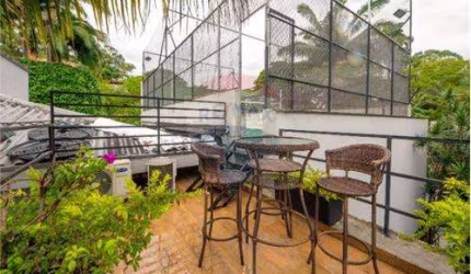 Casa em condominio para Locação no Brooklin REFORMADA com 5 suites, tem a master com closet e banheira, 6 vagas!