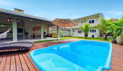 Casa de Alto Padrão à venda, por R$ 1.900.000 - Cohapar - Guaratuba/PR