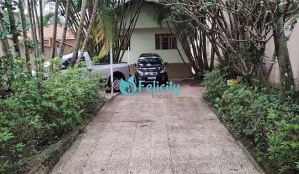 Casa com 5 dorms, 6 vagas, 200m2 no Jaraguá