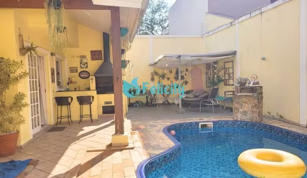 Casa com 5 suítes, 6 vagas, 400m2 no City América