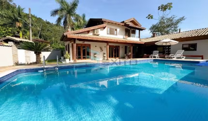 Casa em condomínio fechado com 4 quartos à venda na Rua Guaivira, 437, Mar Verde, Caraguatatuba, 3 m2 por R$ 2.200.000