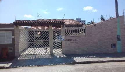 Casa com piscina na praia Martin de Sá