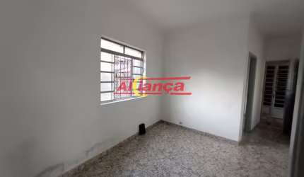 Casa com  1 dormitório para alugar,  45m² - Jardim Palmira - Guarulhos/SP - por R$ 1.100,00
