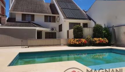 Sobrado com piscina no Jardim Imperial II.